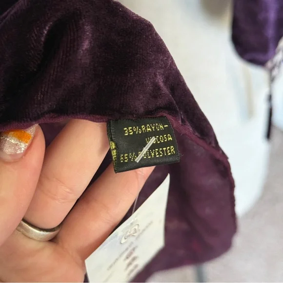 🪻SOLD🪻Vintage NWT Beaded and Velvet Peacock embroidered purple shawl with fringe - Picture 6 of 8